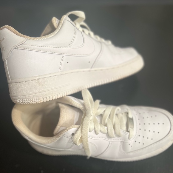 Nike Airforce 1 - Picture 2 of 3